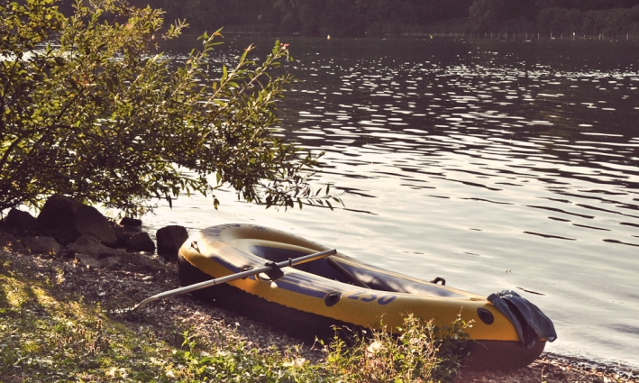 Das aufblasbare Schlauchboot Das aufblasbare Schlauchboot